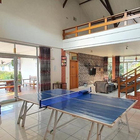 Vila Bunga Merah Gelatik Lembang Exterior photo