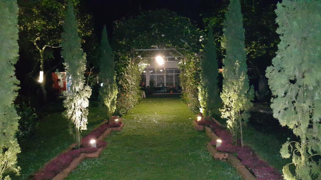 Vila Bunga Merah Gelatik Lembang Exterior photo